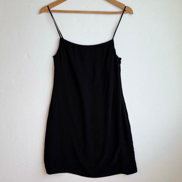 Rumored Dresses & Skirts - Rumored Posh Mini Dress Elevated Chic Classic Little Black Dress Size 2 Black